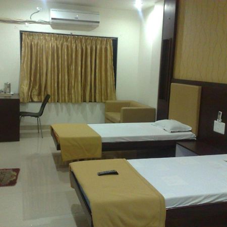Hotel Sangram Palace Shirur Zewnętrze zdjęcie