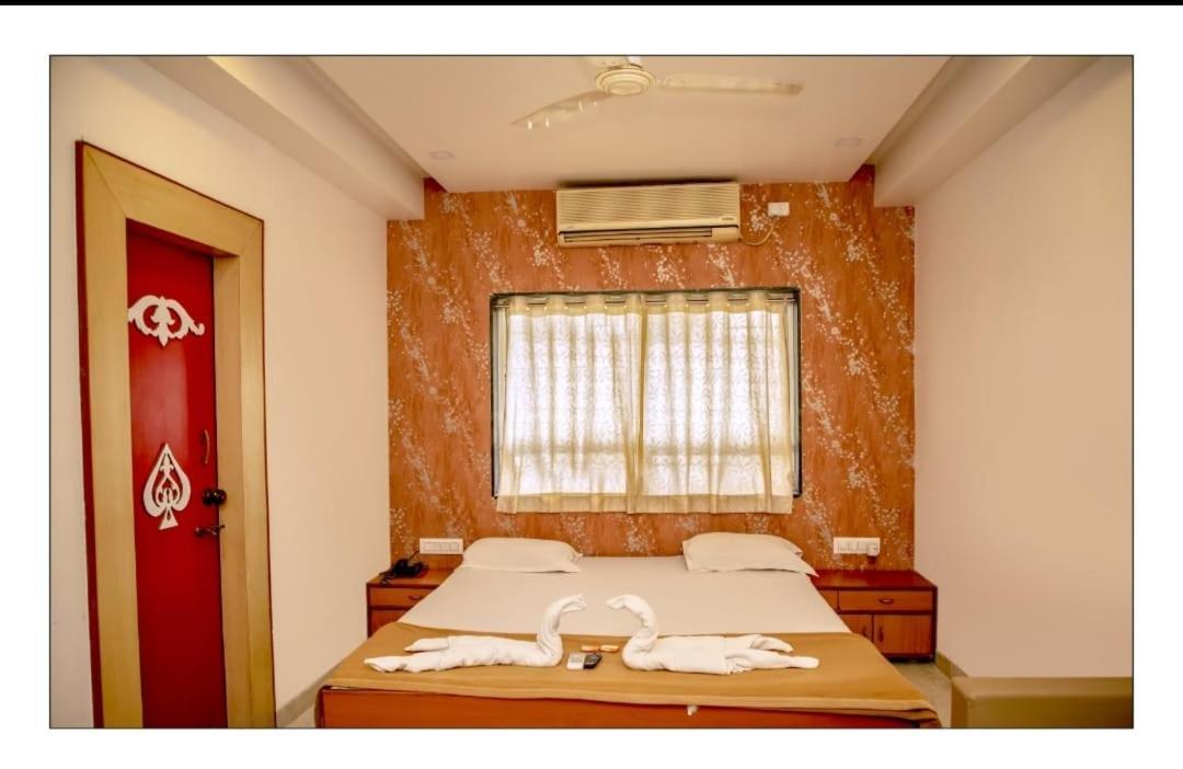 Hotel Sangram Palace Shirur Zewnętrze zdjęcie
