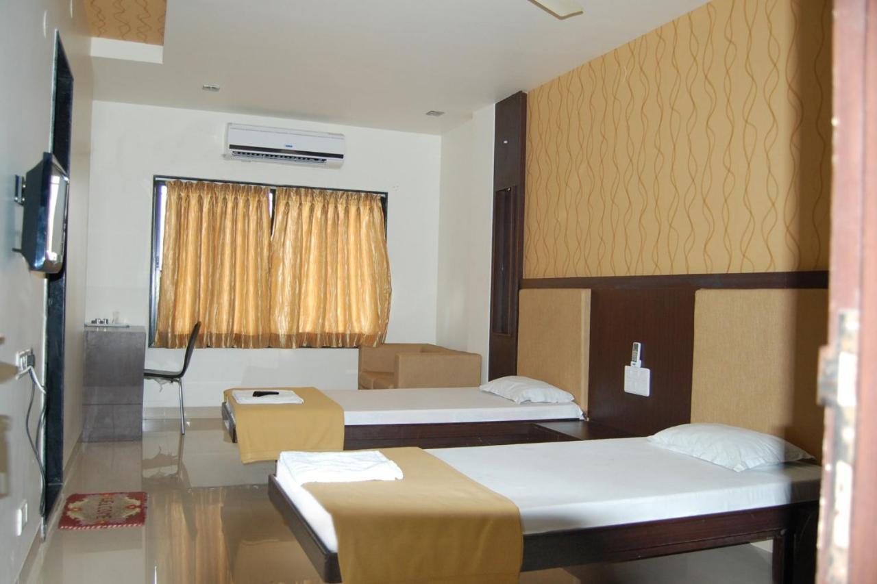 Hotel Sangram Palace Shirur Zewnętrze zdjęcie