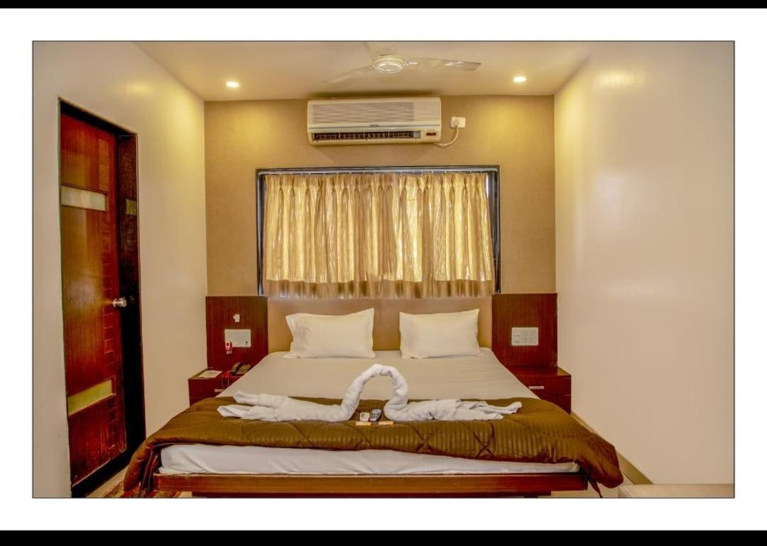 Hotel Sangram Palace Shirur Zewnętrze zdjęcie